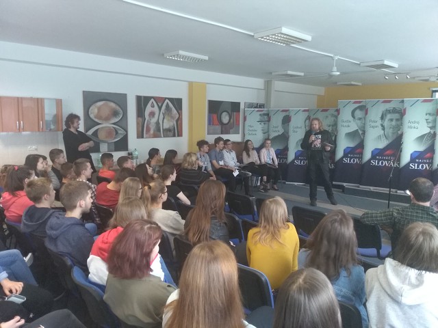 piatok, 12. apríla 2019 10:01:52