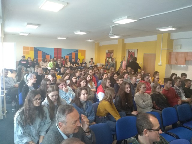 piatok, 12. apríla 2019 10:03:35