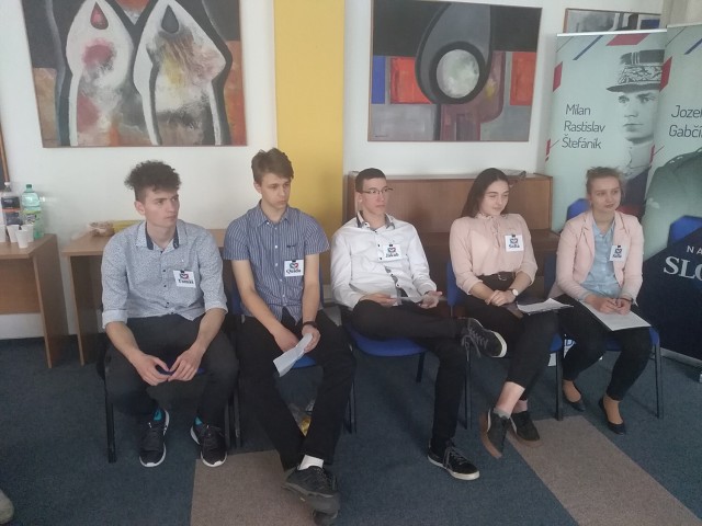 piatok, 12. apríla 2019 10:04:33