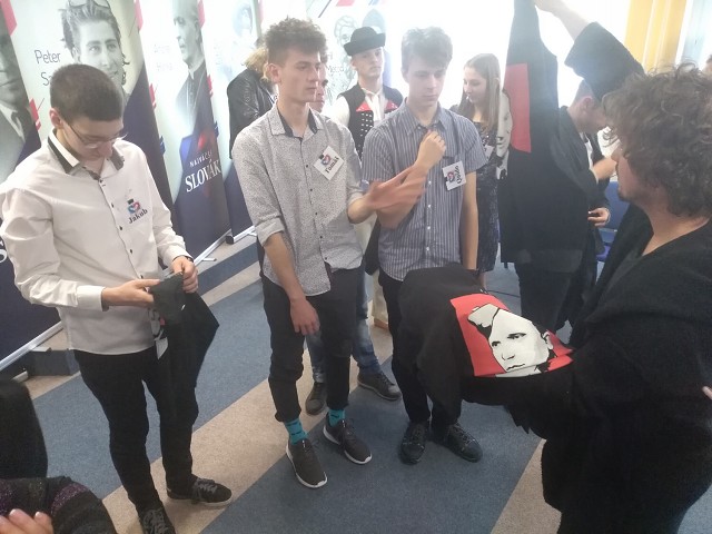 piatok, 12. apríla 2019 12:17:53