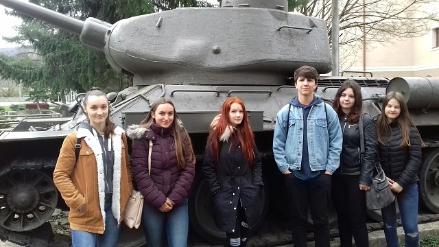 piatok, 12. apríla 2019 8:52:46